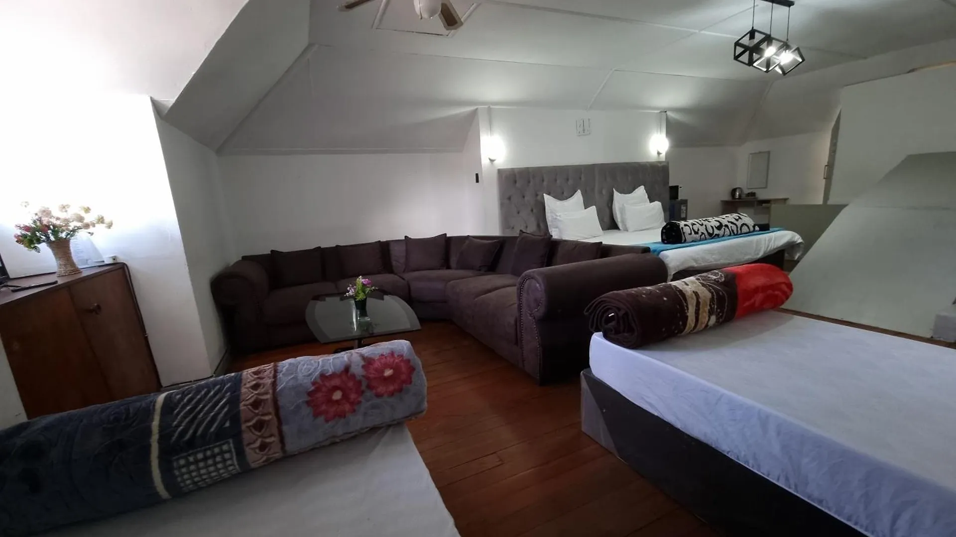 Guest house Ojong'S Court Bellville Cape Town